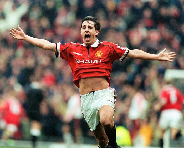 ■ Soccer Gary Neville　G・ネヴィル　M・ユナイテッド Gary Neville Hall Of Fame profile