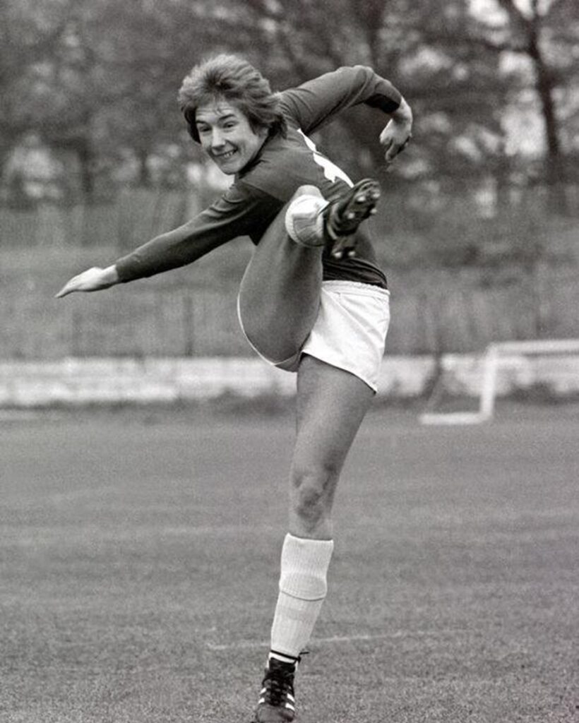 sue lopez in action
