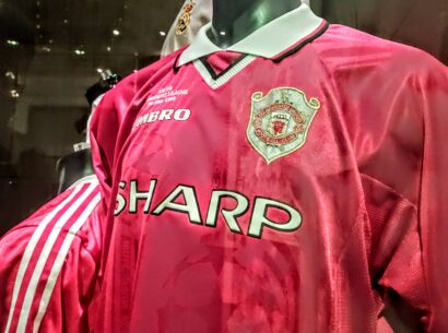 Denis Irwin Manchester United shirt 1999