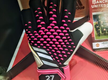 Mary Earps goalkeeper gloves